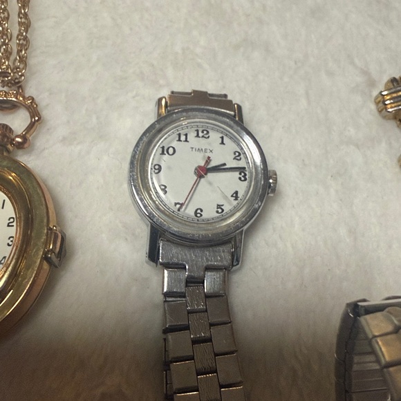 Lot of 8 Elegant Women\'s Watch Collection main image 9
